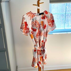 MinkPink Tee dress NWT Small. Belted.